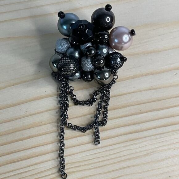 Clustered Bead & Chain Brooch Pin With Mixed Pearl Tones - Picture 2 of 4